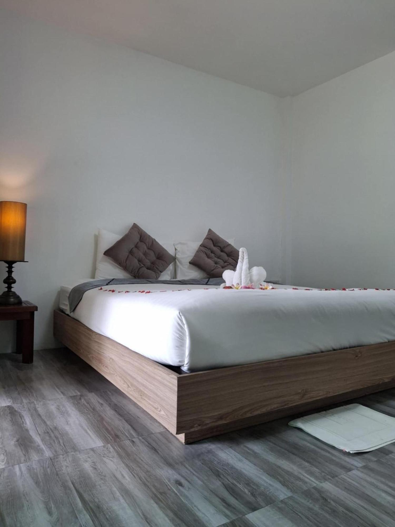 Phurin Thara Resort Ko Lanta Екстериор снимка